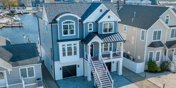 431 Eisenhower Avenue