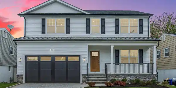 1136 Leonard Road