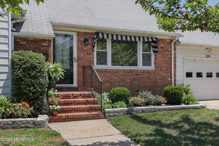124 Memorial Parkway