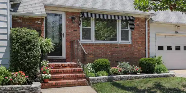 124 Memorial Parkway
