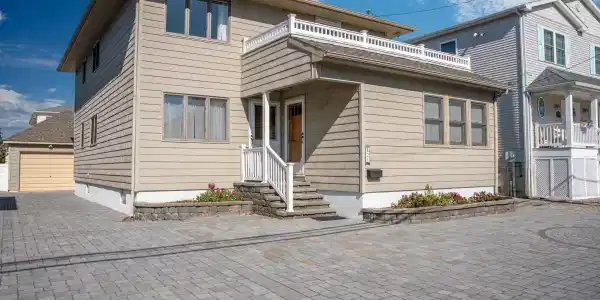 21 Dover Avenue