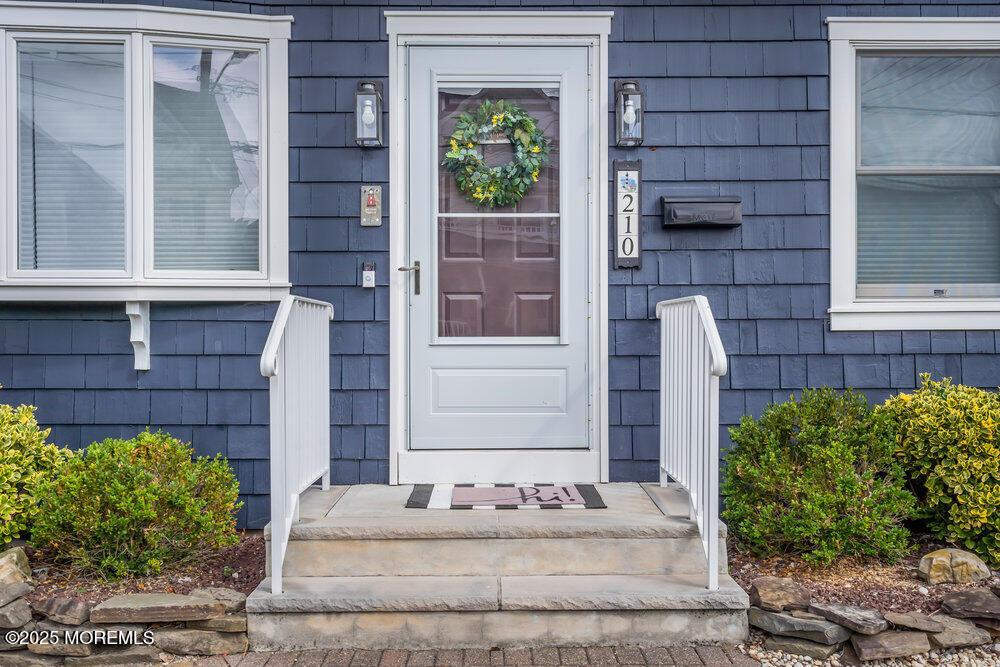 Image 1: 210 midway 10