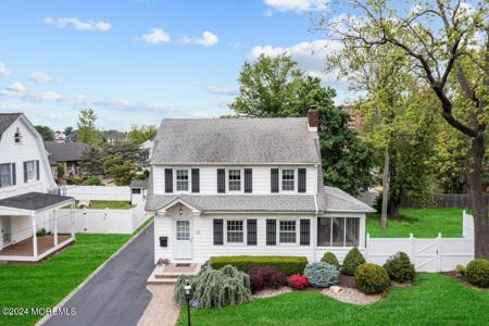 123 Maple Place