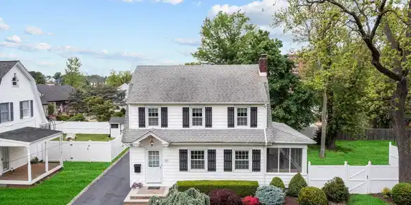 123 Maple Place