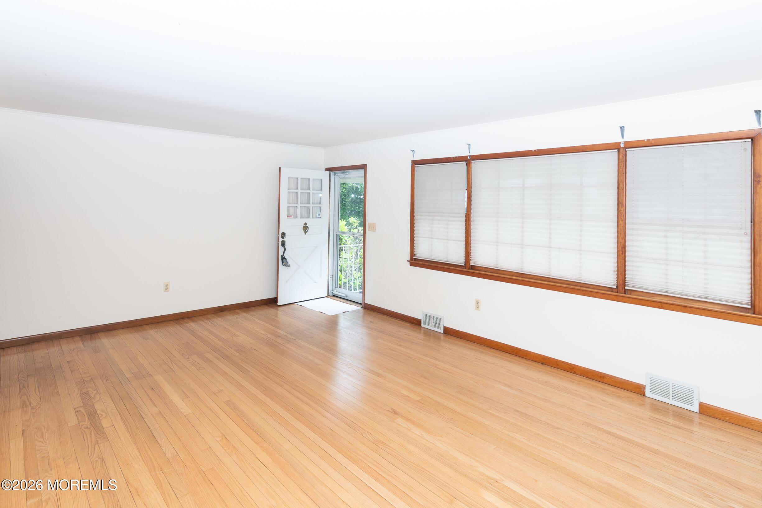 Image 2: 161 Washington Living Room-2