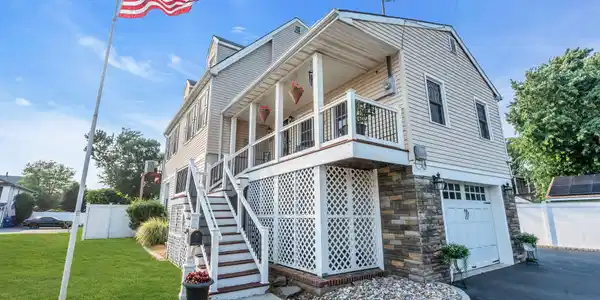 Image 3: 9-web-or-mls-DSC09657-1