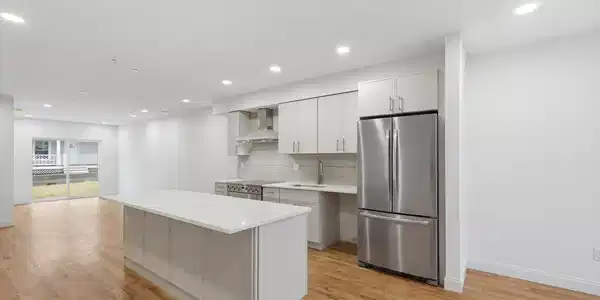 Image 4: 1
