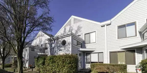 9 Bridgewaters Drive Unit 11