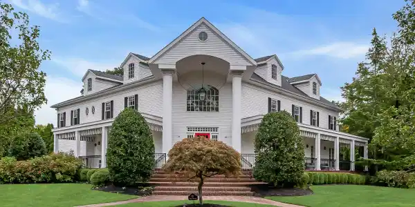 17 Queen Ann Drive