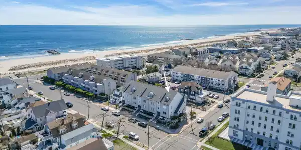 113 Lareine Avenue Unit 102