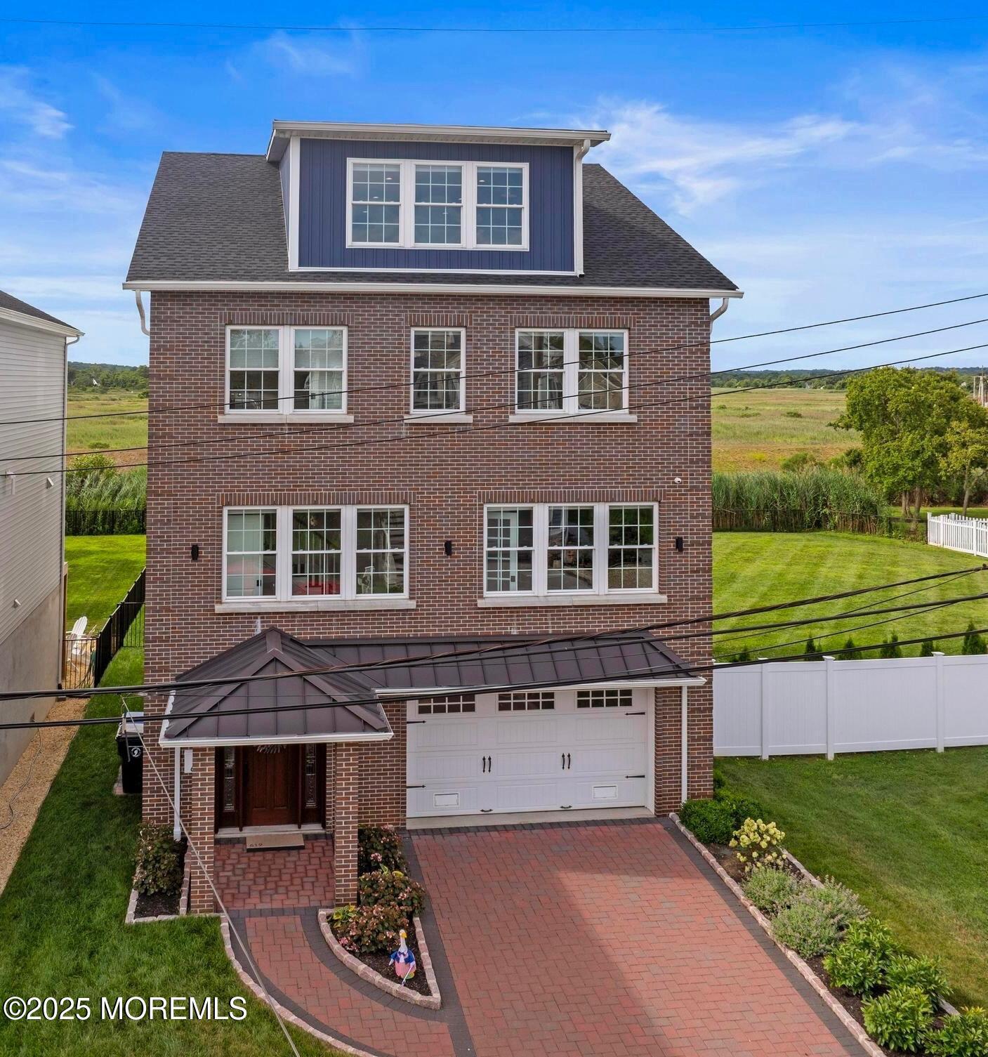 Image 2: 619 Park Ave (21)