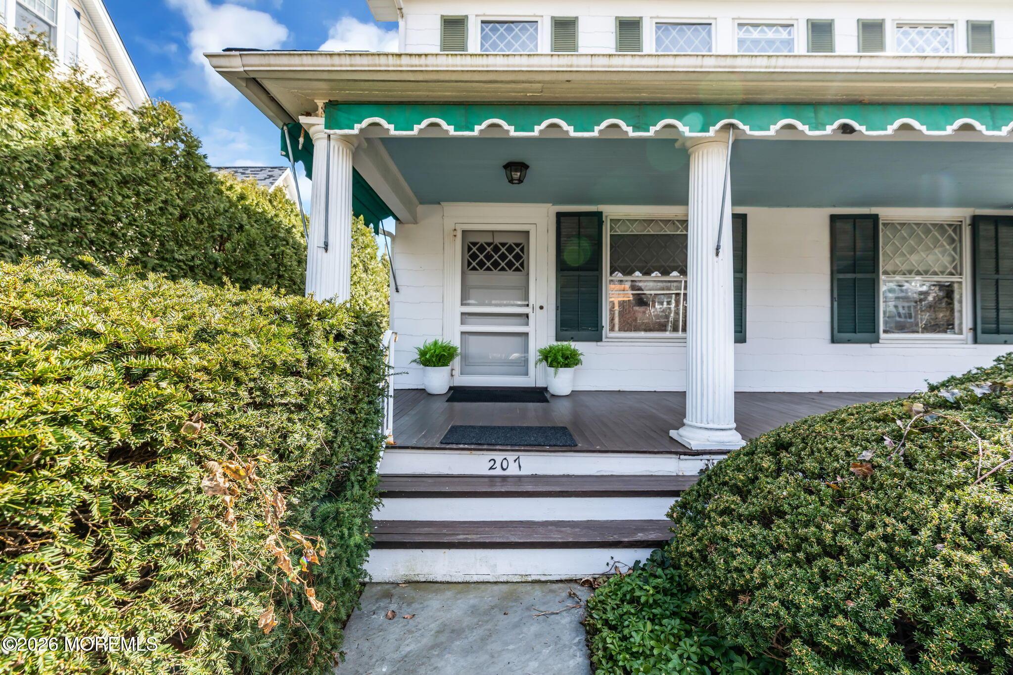 Image 4: 10-web-or-mls-DSC03113