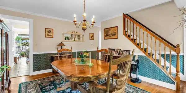 Image 4: Dining Room