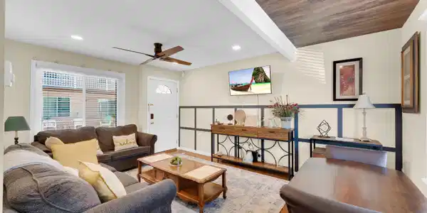 Image 3: Living 1