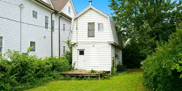 Image 4: 20-Rear of Home 1