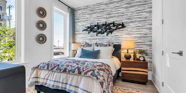 Image 3: Guest Bed