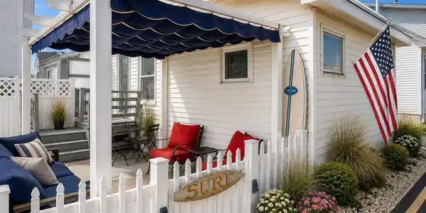 Image 2: Yard Staged