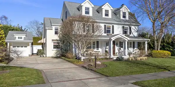 201 Beacon Boulevard