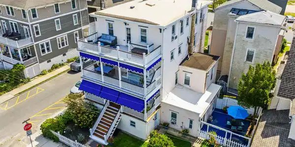 18 Abbott Avenue