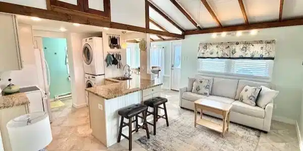 33 E Bonita Way