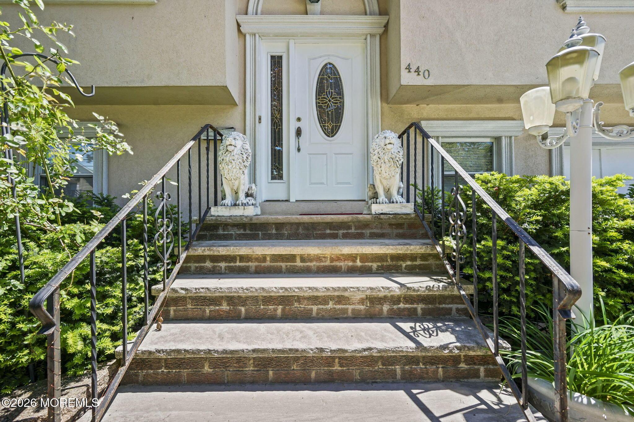 Image 3: 2