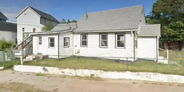 59 Bayview Avenue