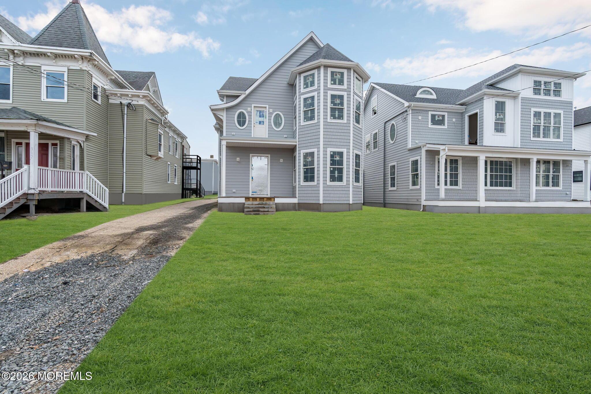 Image 1: Front 304 & 306