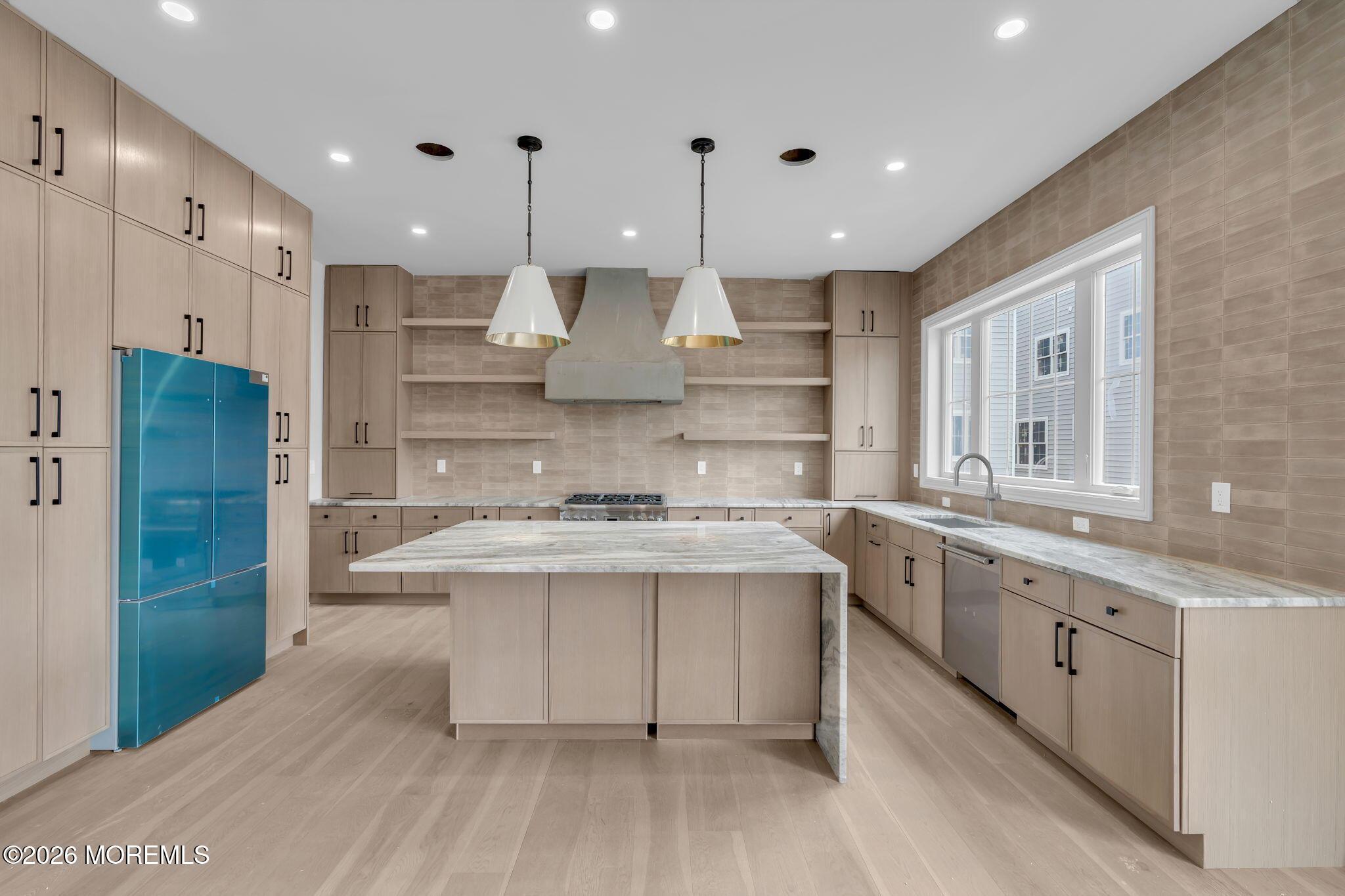 Image 3: Center Island