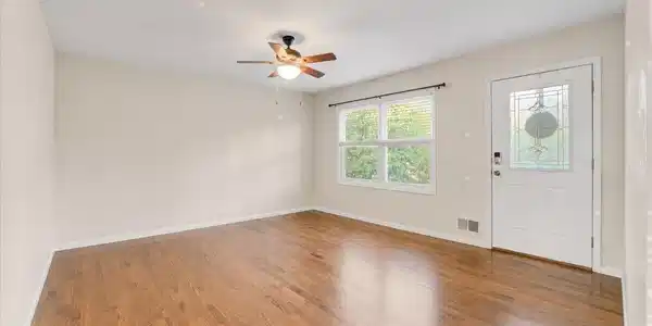 Image 3: 03-Living Room