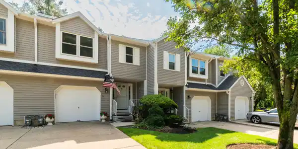 6 Eastborne Drive
