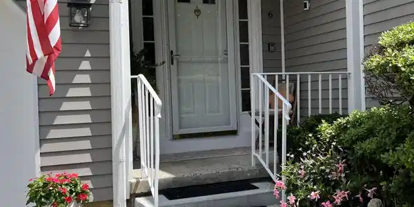 Image 3: Entry