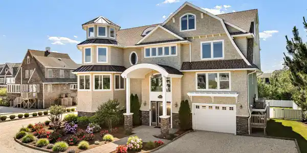 Image 3: 1406 Ocean Ave (21)
