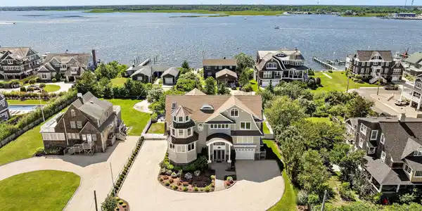 Image 4: 1406 Ocean Ave (11)
