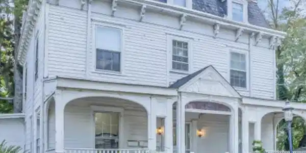 1180 Lincoln Court