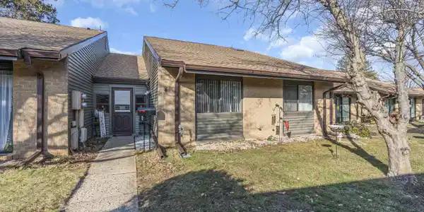 4 Danbury Court