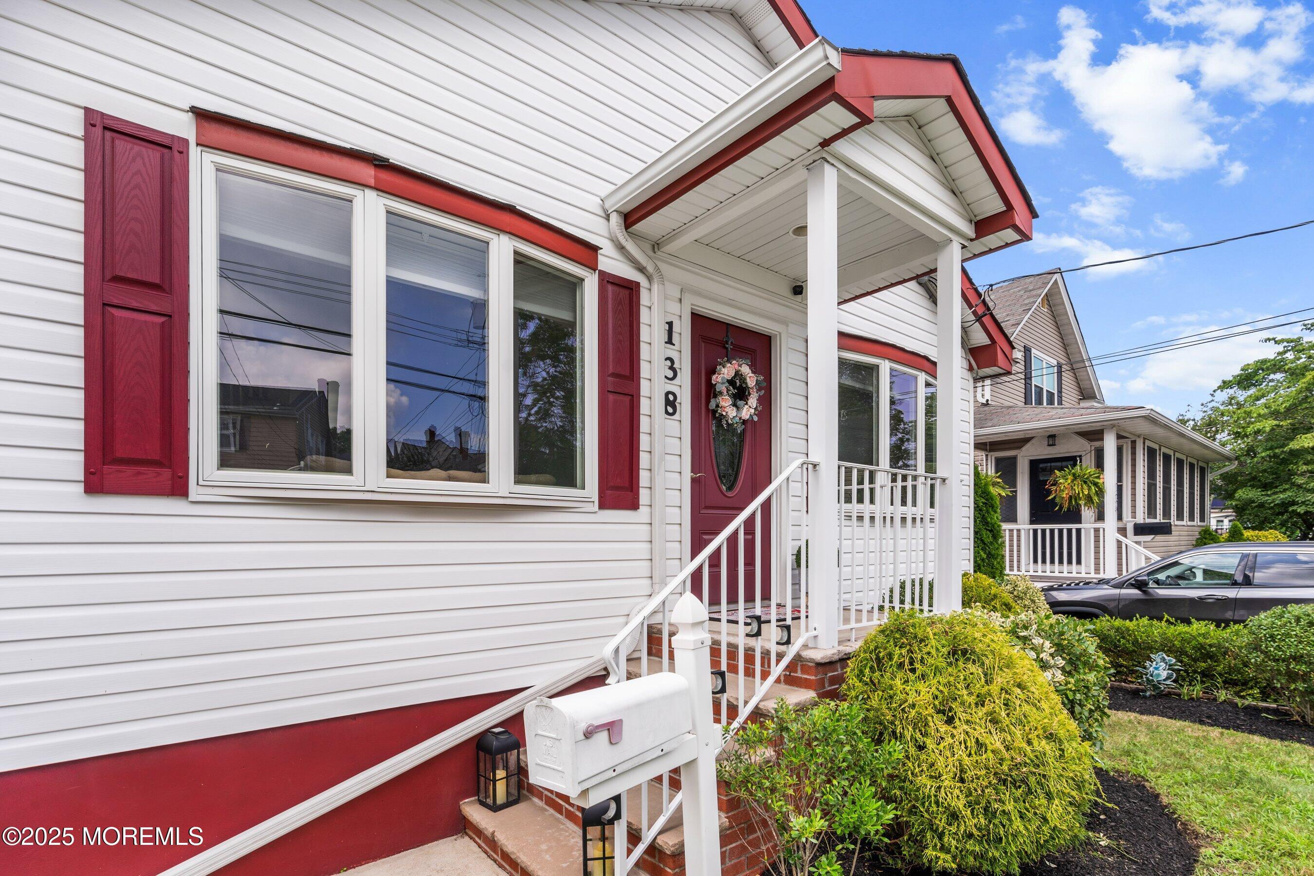 Image 2: 08-Welcome to 138 Washington St.