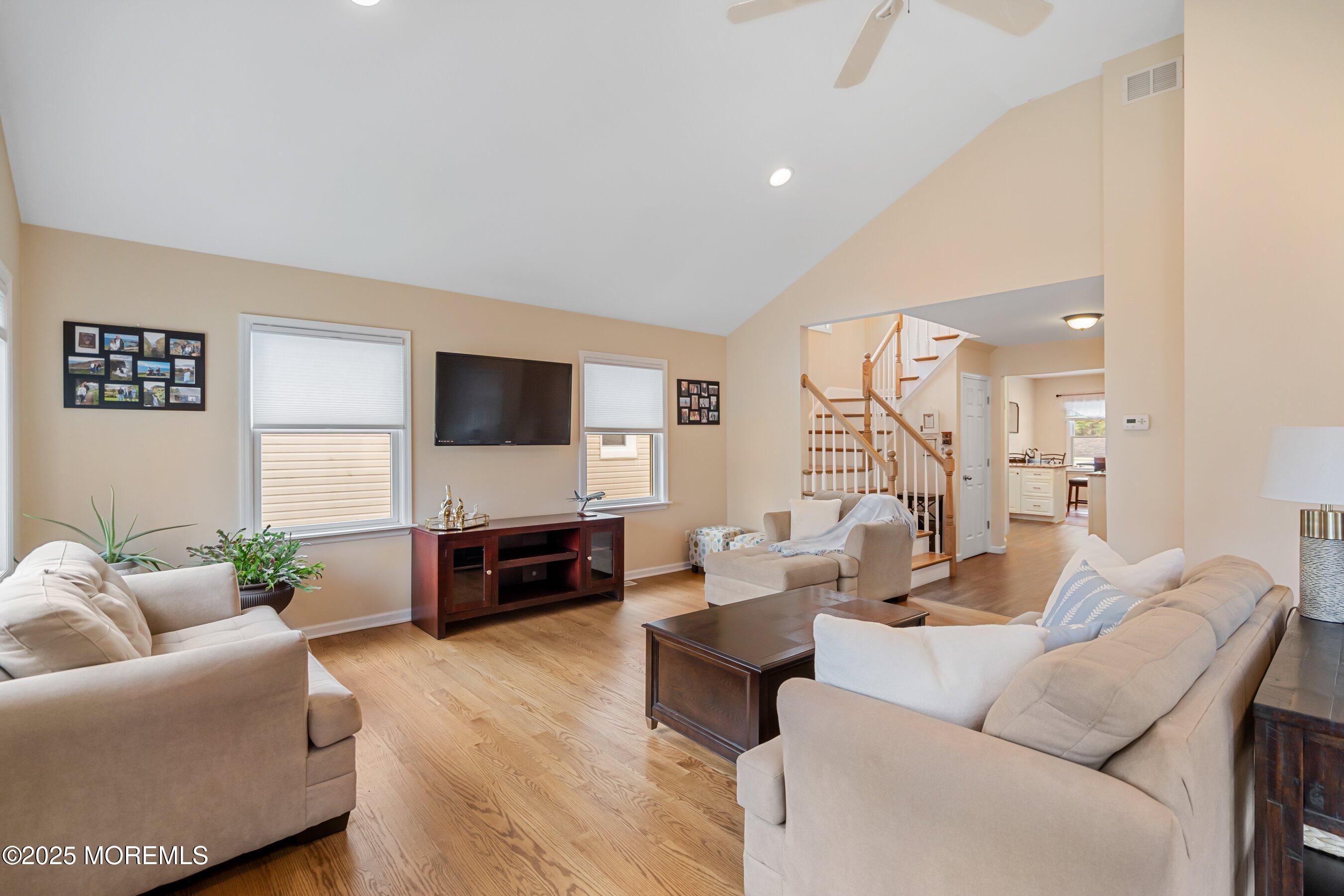 Image 3: 21-Great Room