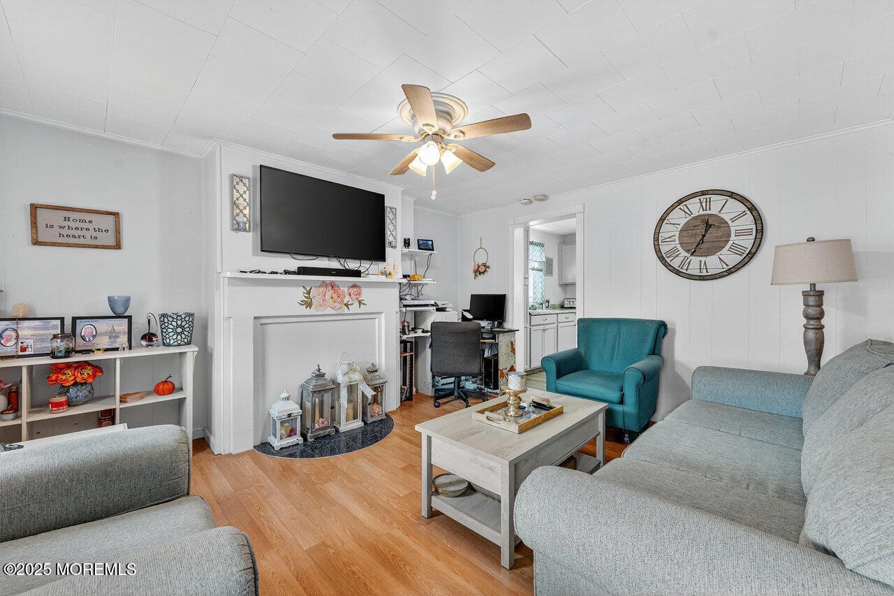 Image 2: dsc00047_378