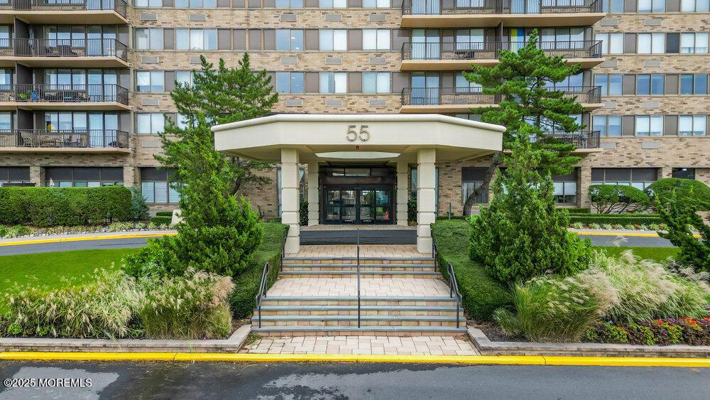 Image 2: Front Entrance