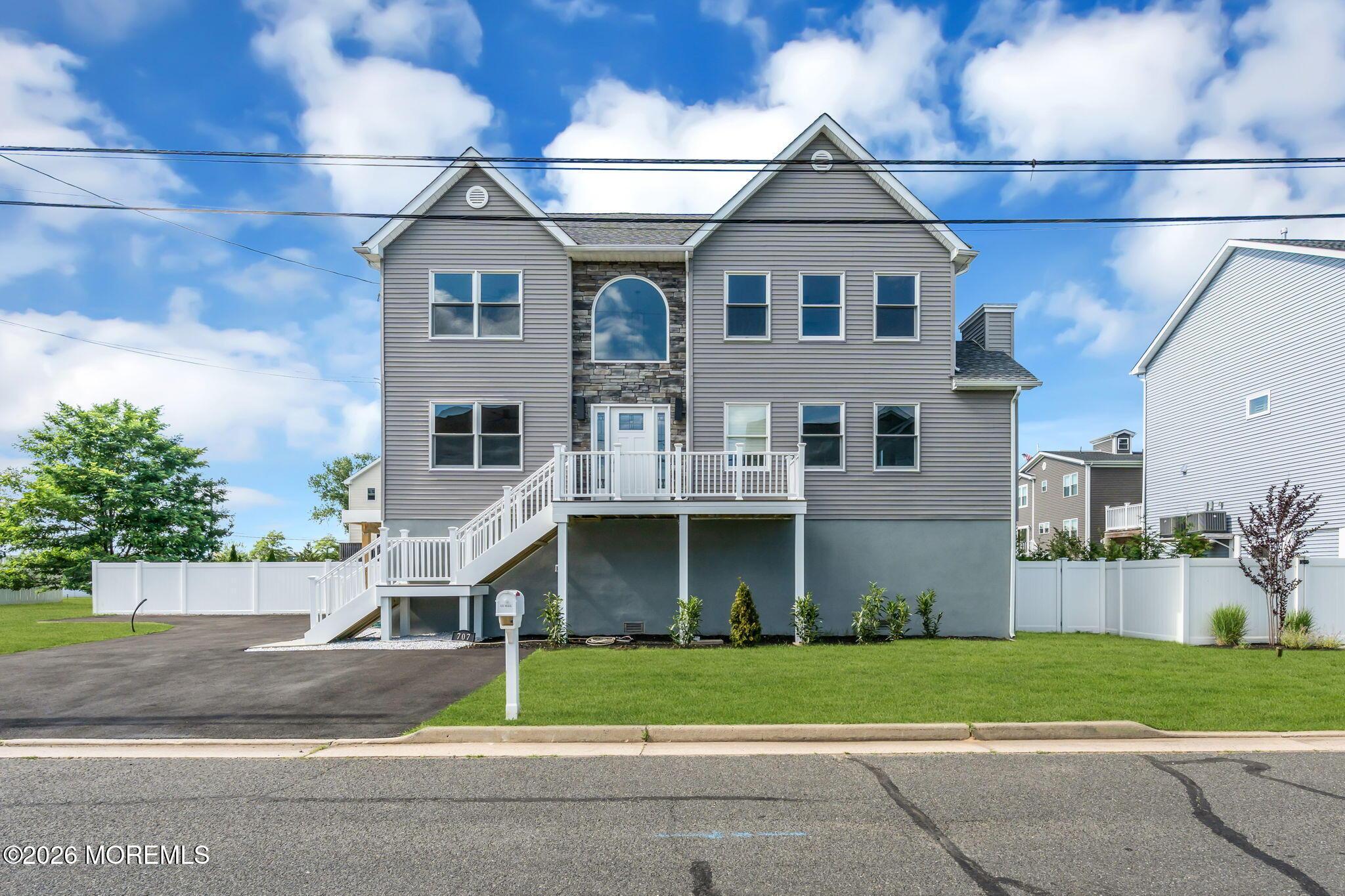 Image 1: Exterior