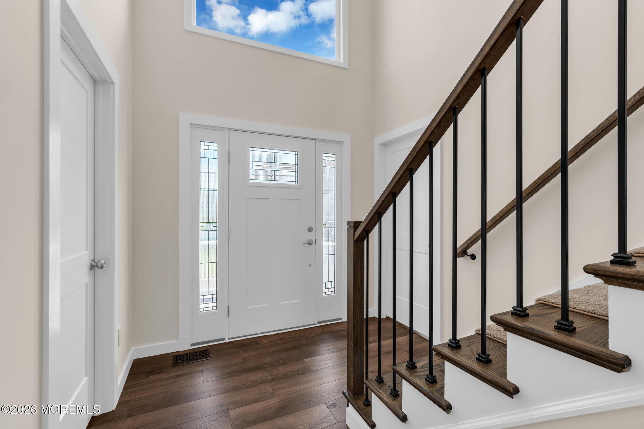 Image 3: Foyer