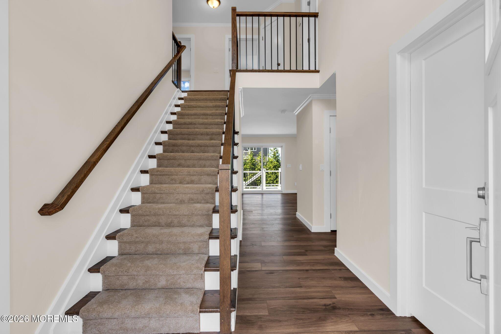 Image 4: 2 Story Foyer
