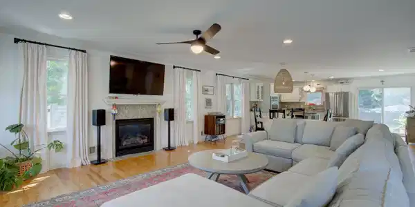 Image 3: _E3A6484_5_6_7_8Interior03