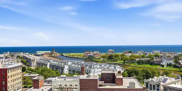 Image 2: Stunning Views from 2 Floors