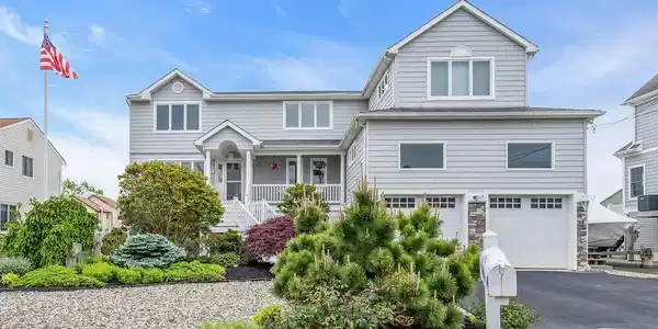 14 Rochester Drive