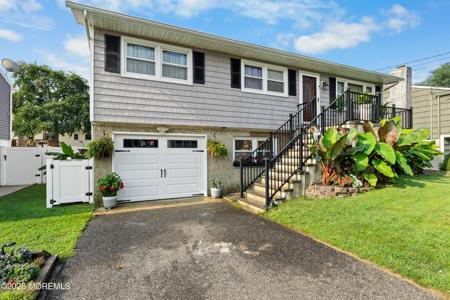 2118 Kenneth Road