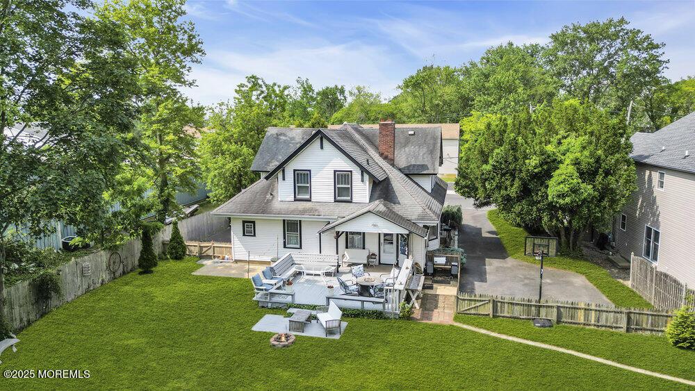 Image 3: 116 curtis back beauty