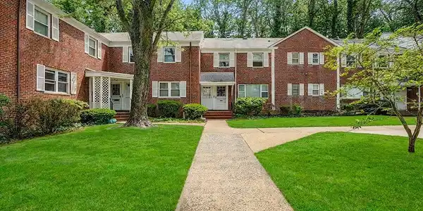 98 Manor Drive