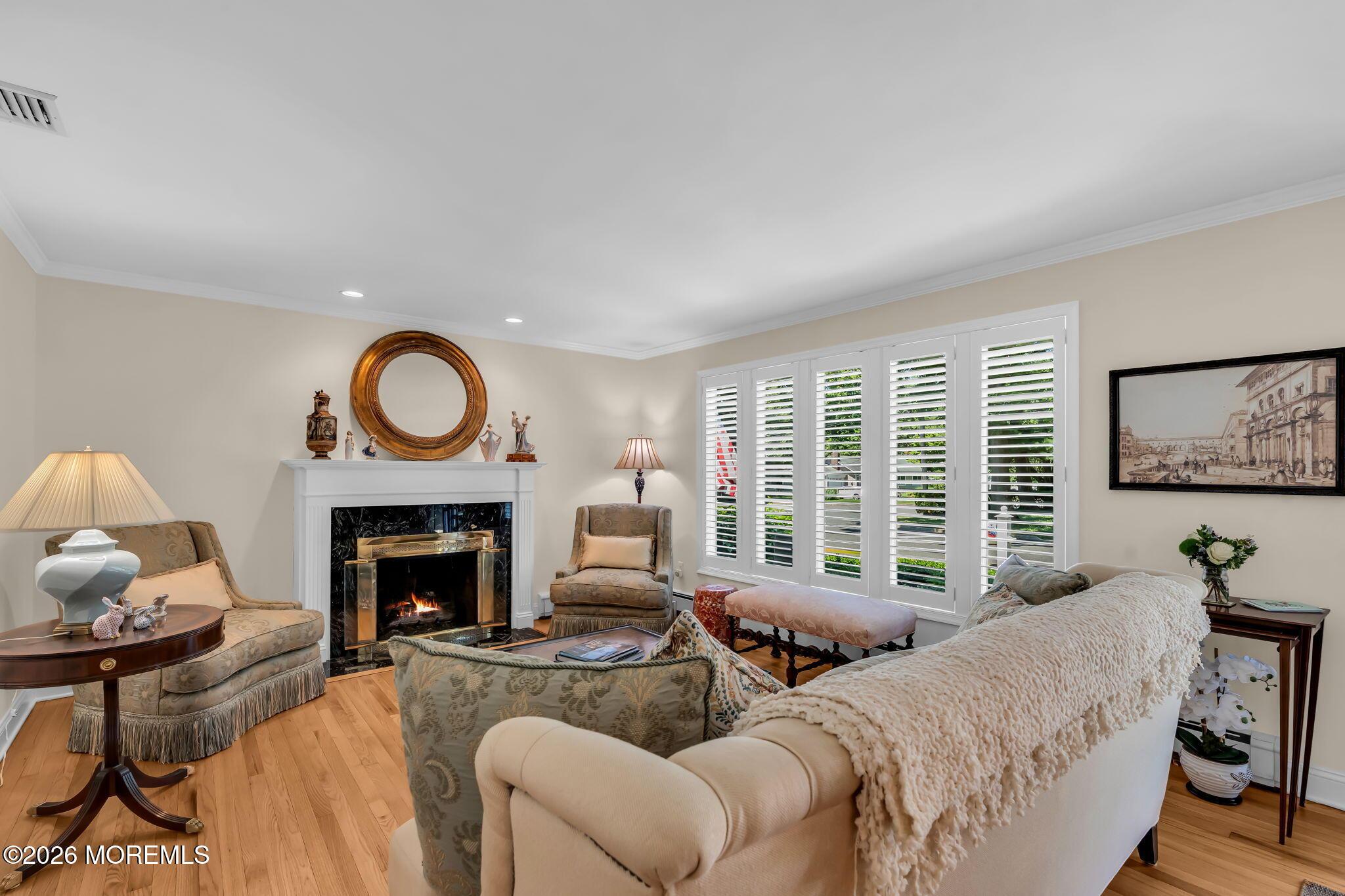 Image 3: 9-web-or-mls-DSC02583-1