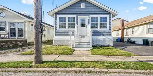 1823 Laurel Terrace